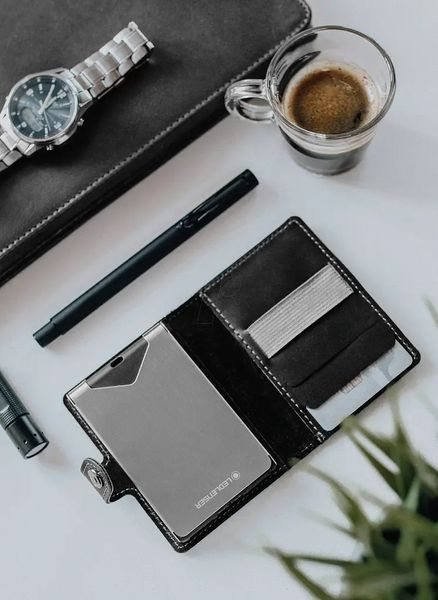 Фонарь/визитница/картхолдер LedLenser Lite Wallet, заряжается 6568 фото