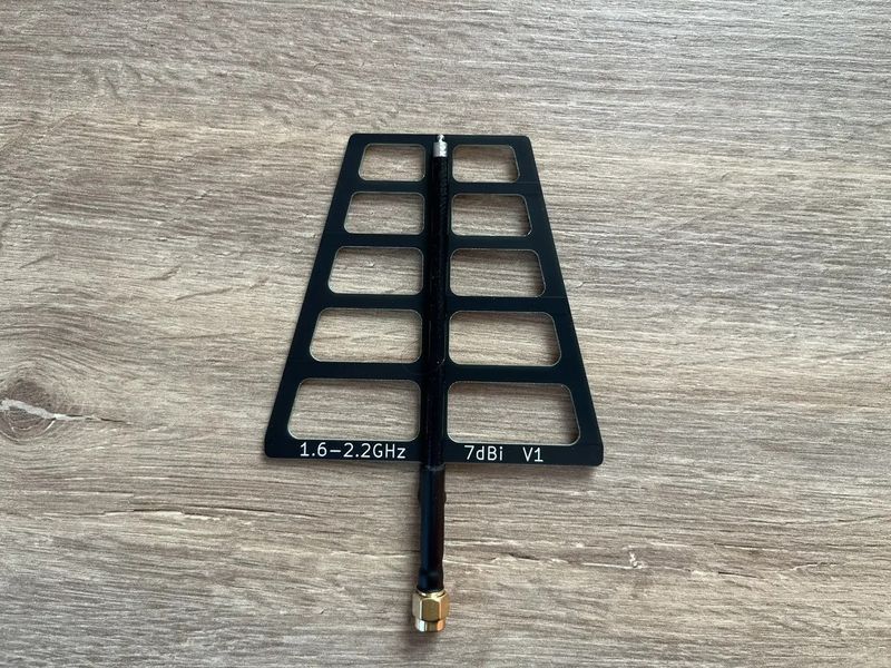 Aeronetix RP-SMA 1.6-2.2 GHz FPV control/video channel log-periodic antenna