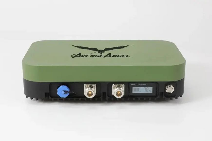 5 Sets: Remote tri-band antenna AVENGER Booster 2.4G/5.8G/5.2G + 2 cables 20m each. RG-8 N-Type &ndash; QMA