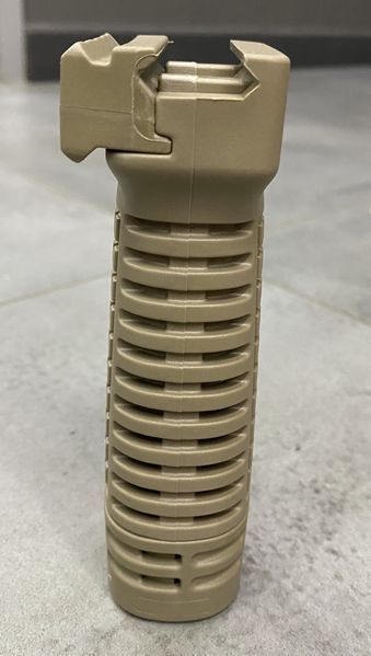 Рукоятка передня DLG TACTICAL (DLG-115), колір Койот, з відсіком, з планкою Пікатінні, рукоятка перенесення вогню 0228 фото